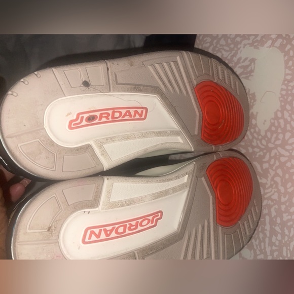 Jordan 3 - Picture 6 of 6